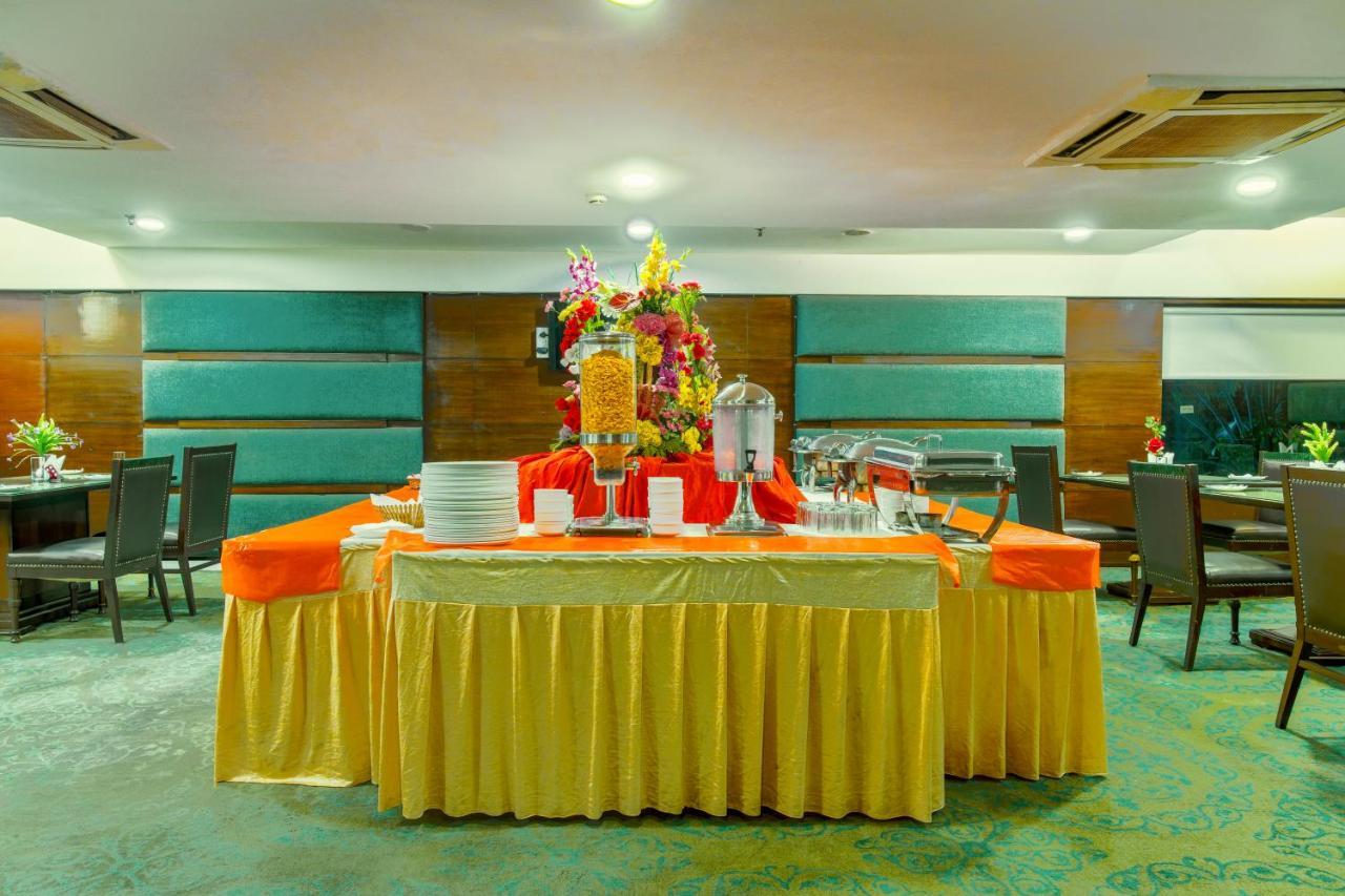 Gis Select Banjara Hill Hotel Hyderabad Exterior photo